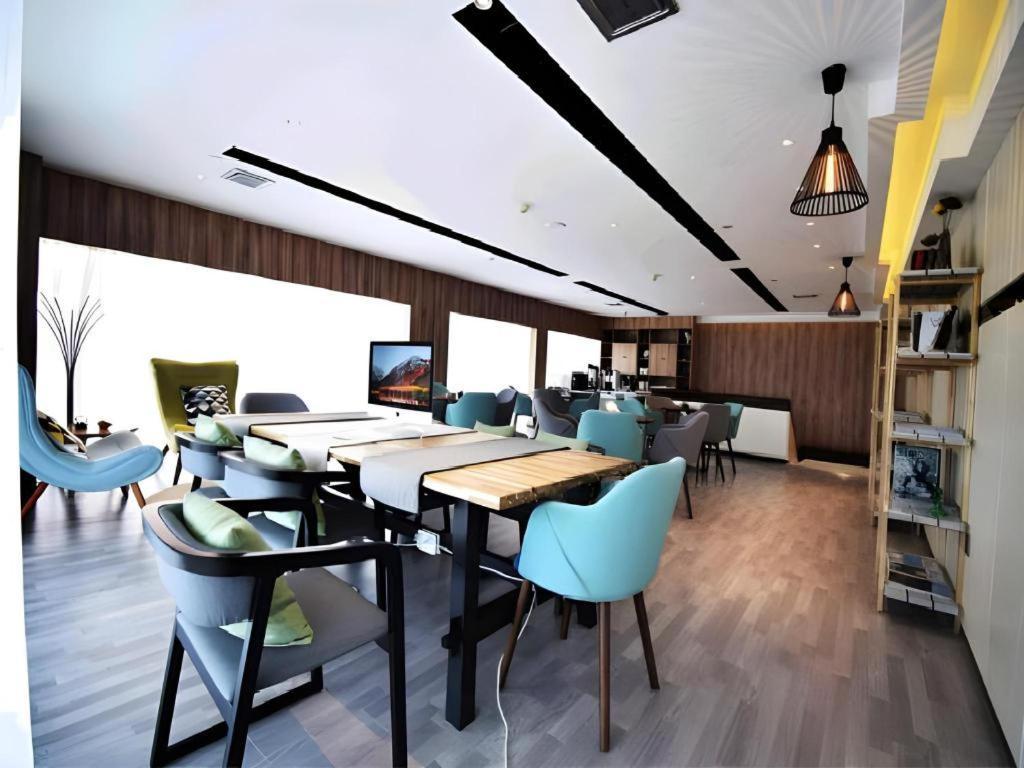 Jinjiang Metropolo Hotel Nanjing Jiangjun Dadao Hehai University Branch Exteriör bild
