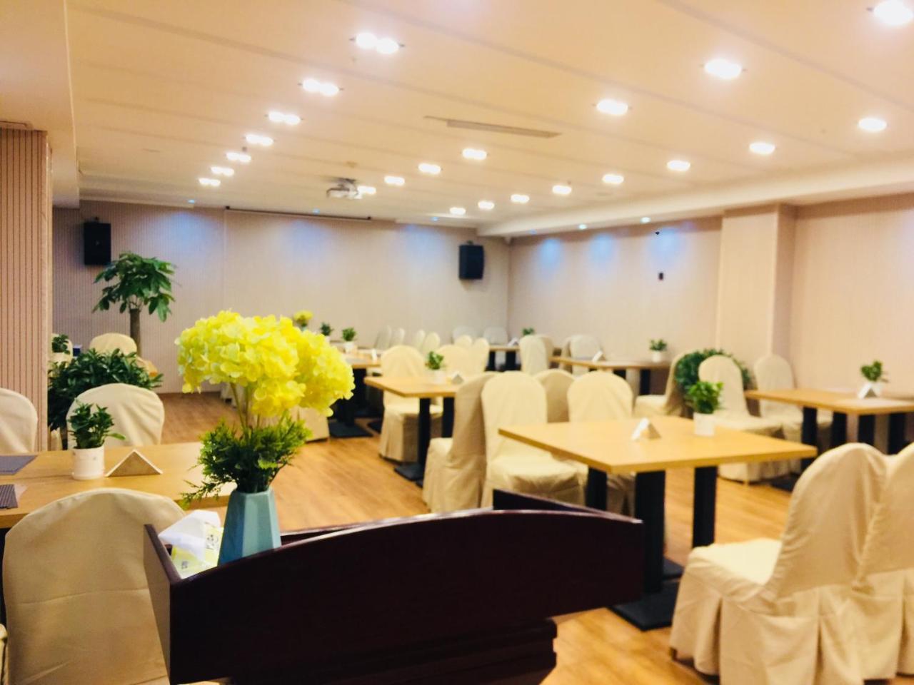 Jinjiang Metropolo Hotel Nanjing Jiangjun Dadao Hehai University Branch Exteriör bild